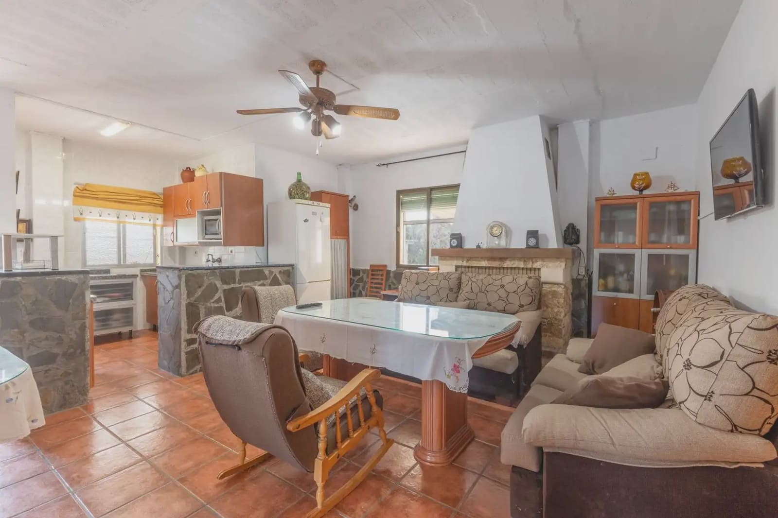 Finka/Dom wiejski na sprzedaż w Cogollos Vega z basenem - 199 000 € (Ref: 9837213)