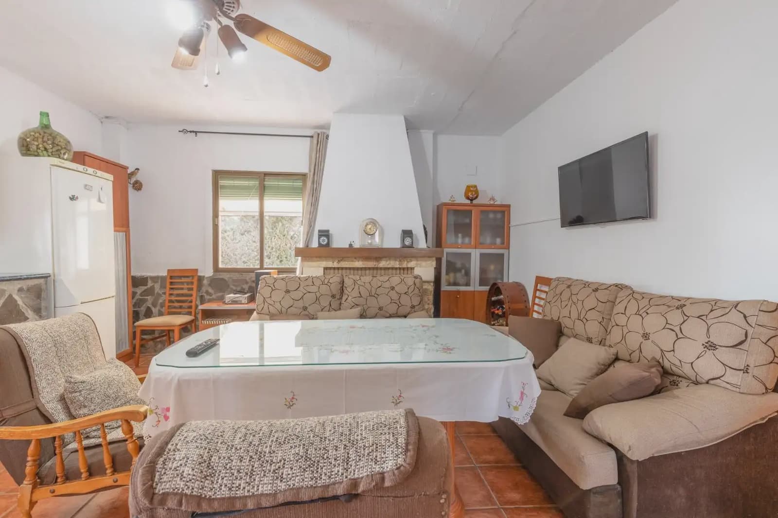 Finka/Dom wiejski na sprzedaż w Cogollos Vega z basenem - 199 000 € (Ref: 9837213)