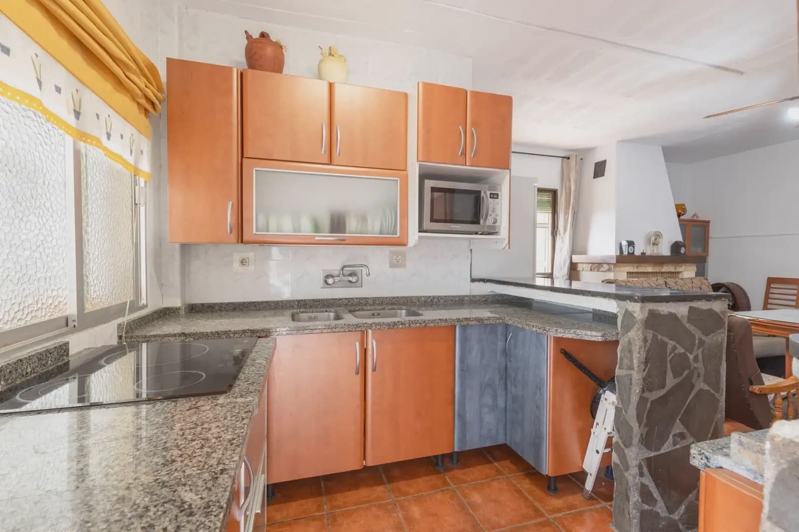 Finka/Dom wiejski na sprzedaż w Cogollos Vega z basenem - 199 000 € (Ref: 9837213)