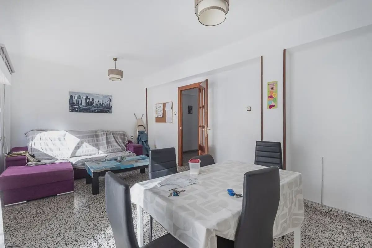 Lejlighed til salg i Granada by - € 198.000 (Ref: 9837216)