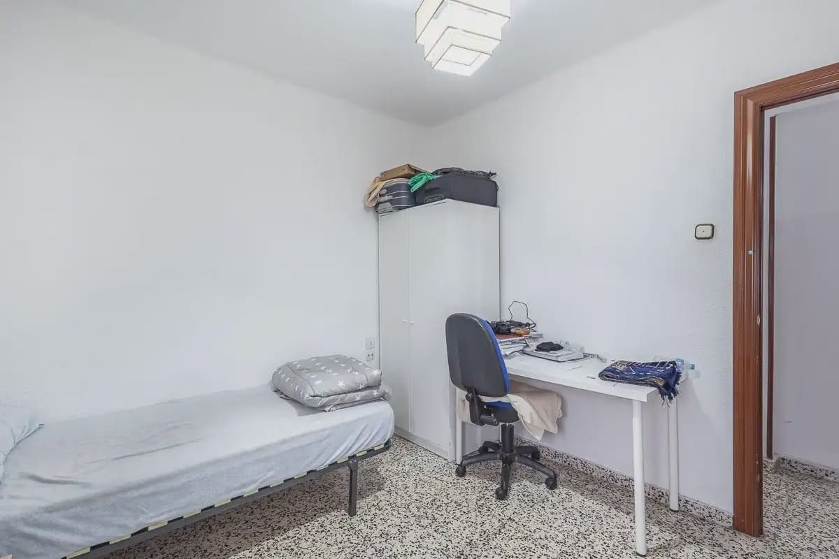 Lejlighed til salg i Granada by - € 198.000 (Ref: 9837216)