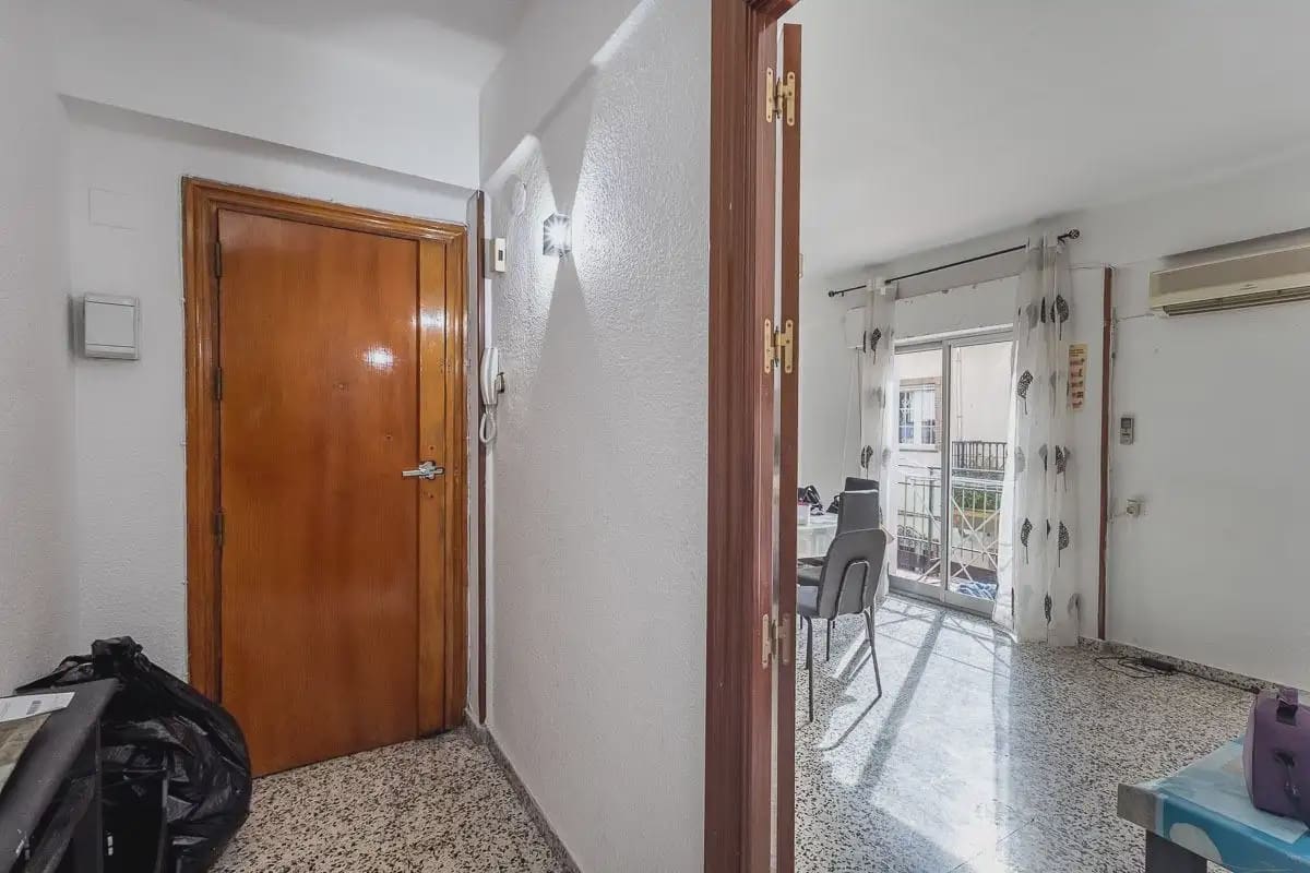 Lejlighed til salg i Granada by - € 198.000 (Ref: 9837216)