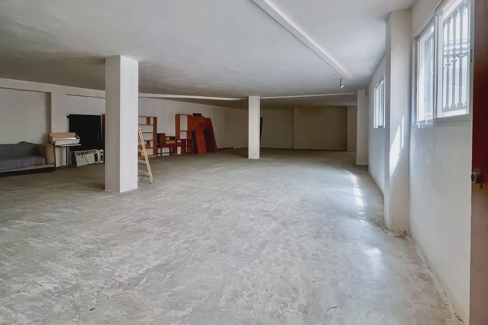 Commercial for sale in Alhama de Granada - € 119,000 (Ref: 9837217)