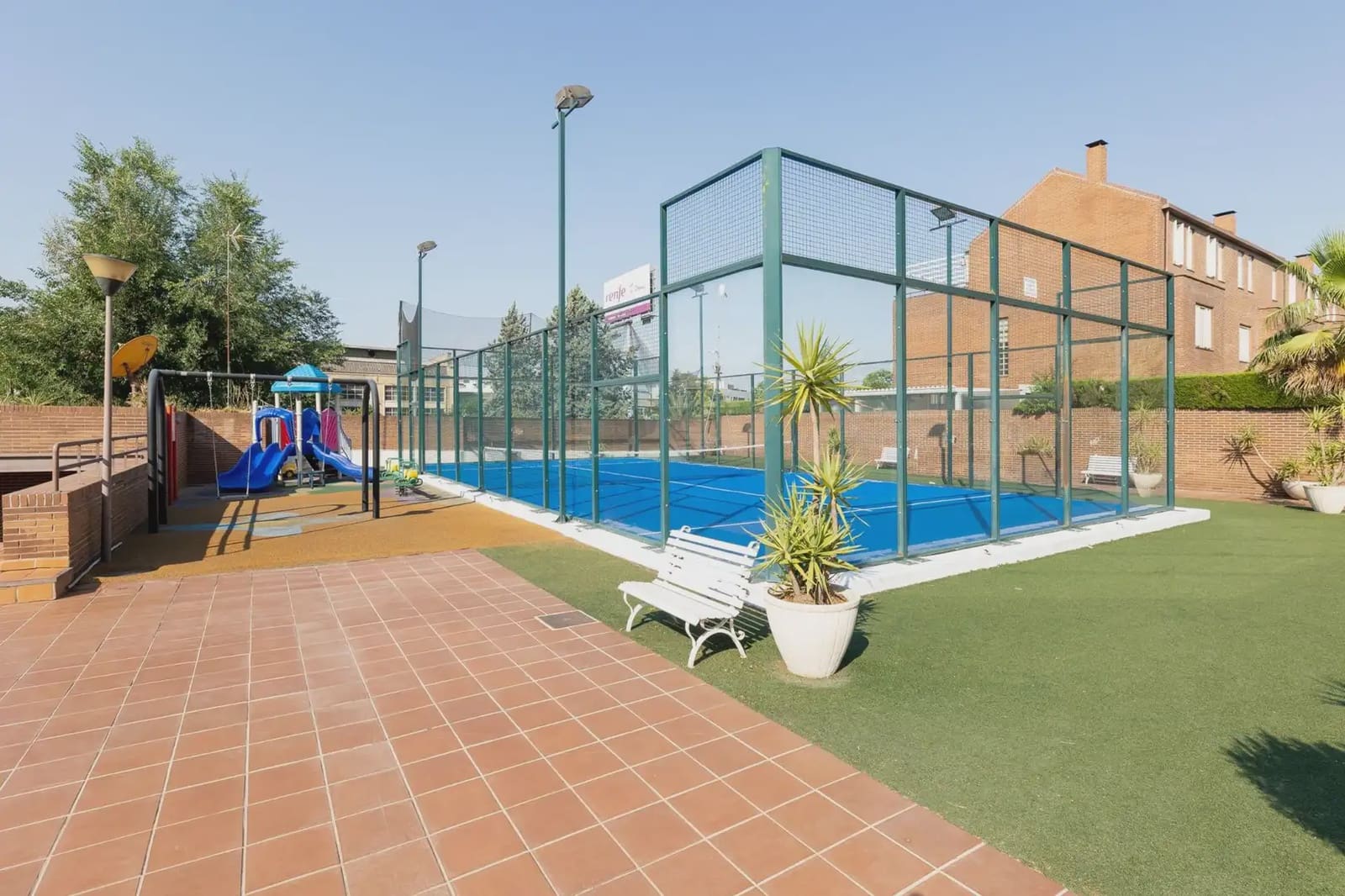 Semi-detached Villa for sale in Granada city with pool garage - € 950,000 (Ref: 9837218)