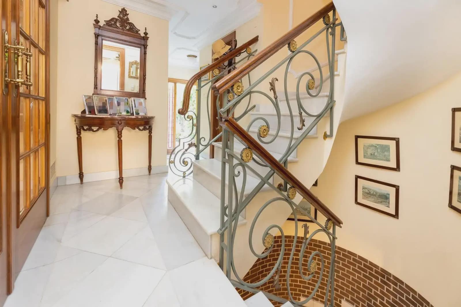 Semi-detached Villa for sale in Granada city with pool garage - € 950,000 (Ref: 9837218)