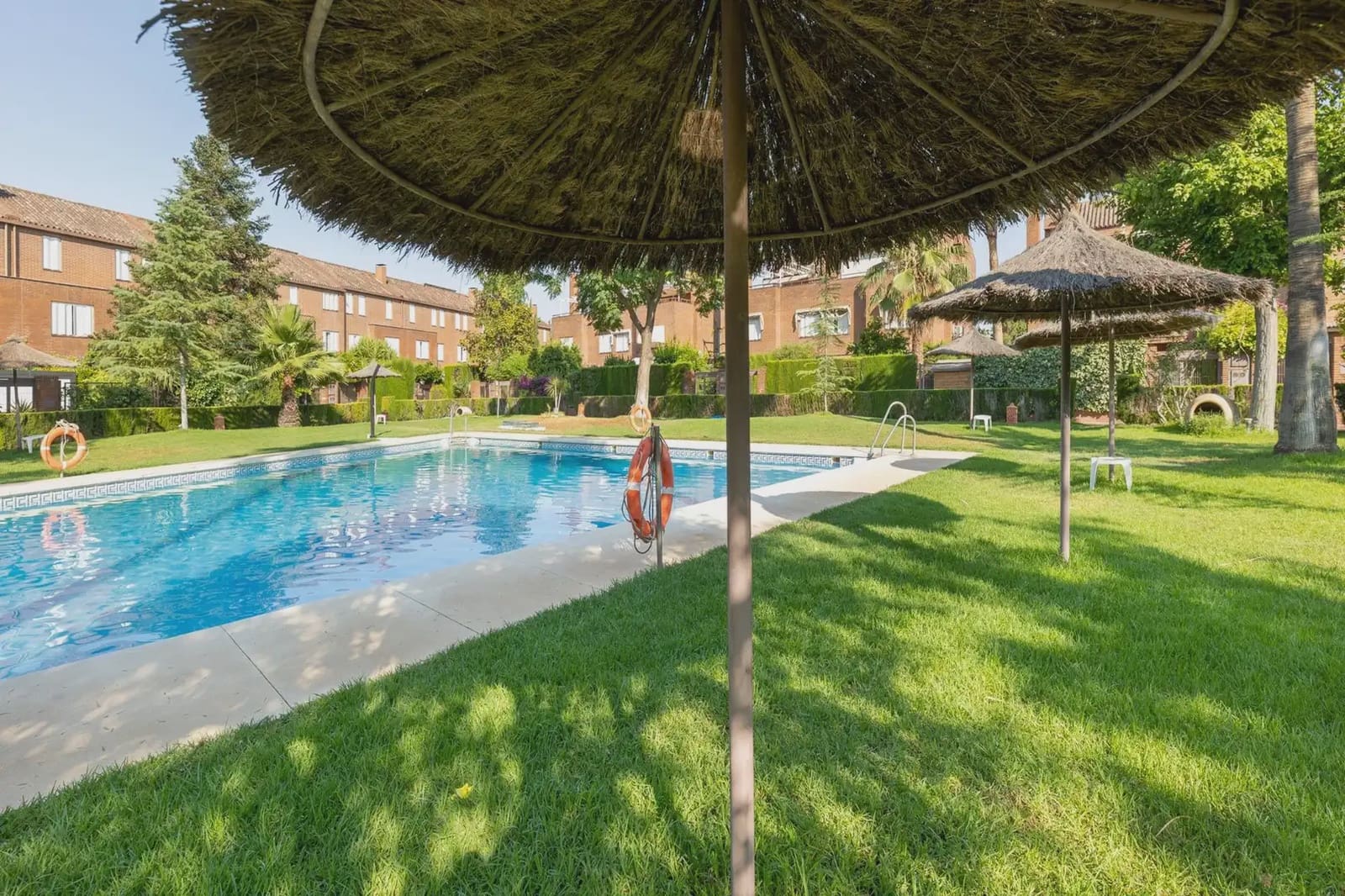 Semi-detached Villa for sale in Granada city with pool garage - € 950,000 (Ref: 9837218)