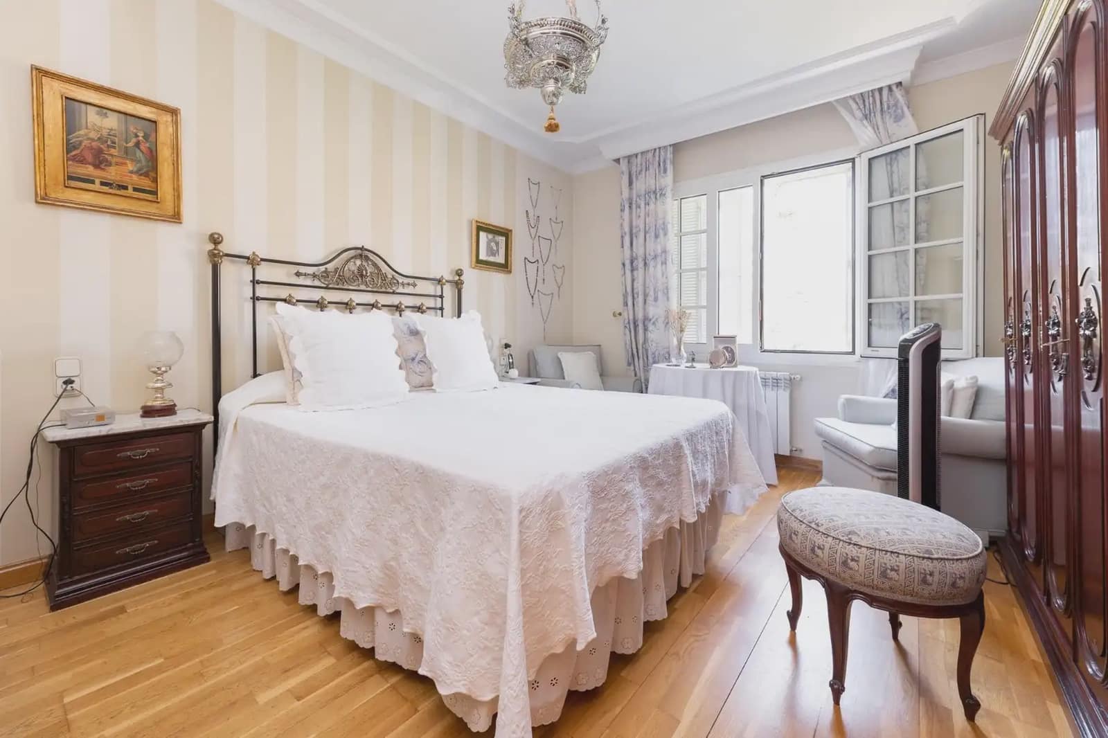 Semi-detached Villa for sale in Granada city with pool garage - € 950,000 (Ref: 9837218)