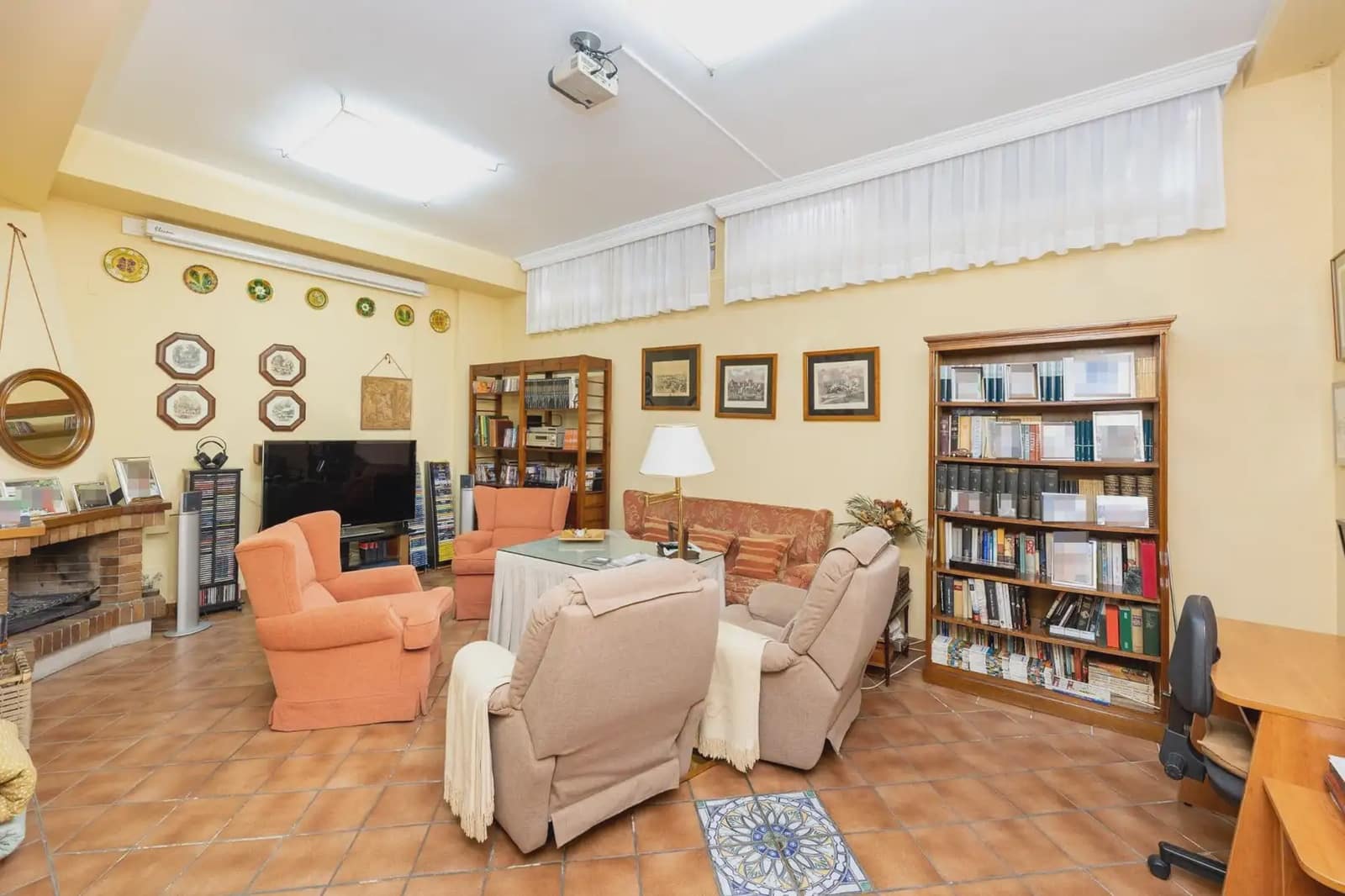 Semi-detached Villa for sale in Granada city with pool garage - € 950,000 (Ref: 9837218)