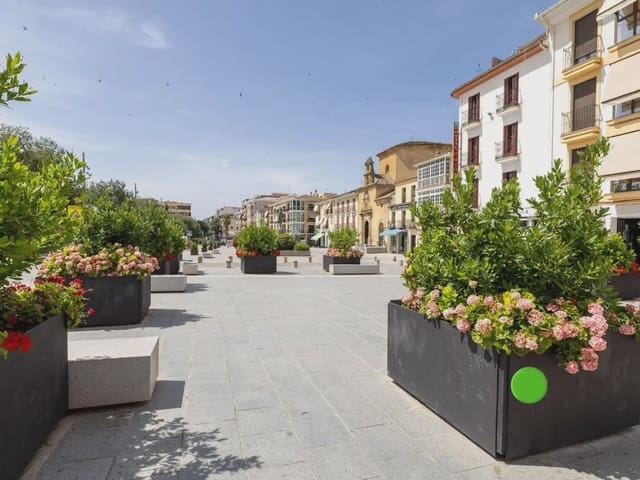 Lejlighed til salg i Alcalá la Real - € 235.000 (Ref: 9837219)