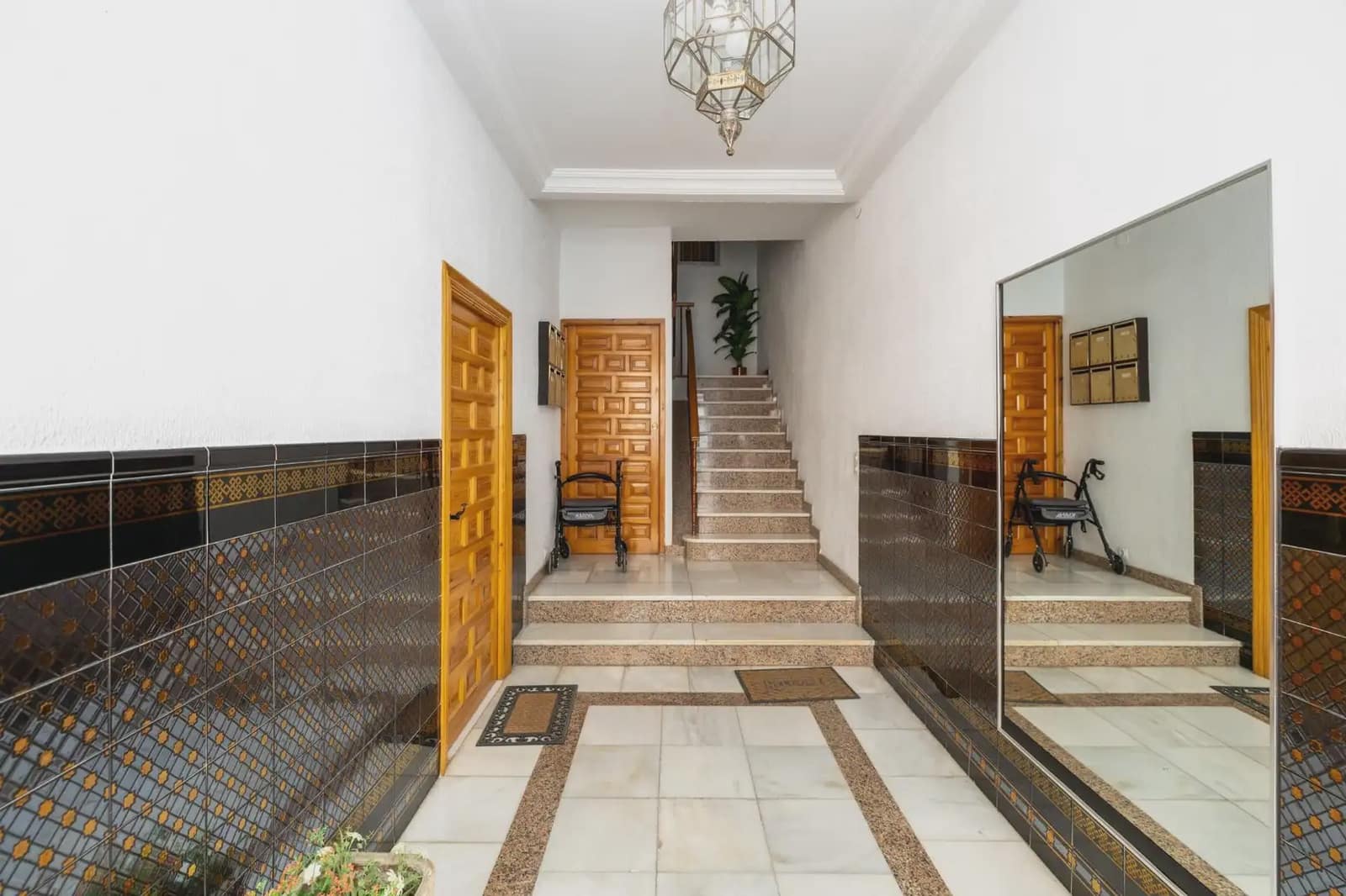 Flat for sale in Alcala la Real - € 235,000 (Ref: 9837219)