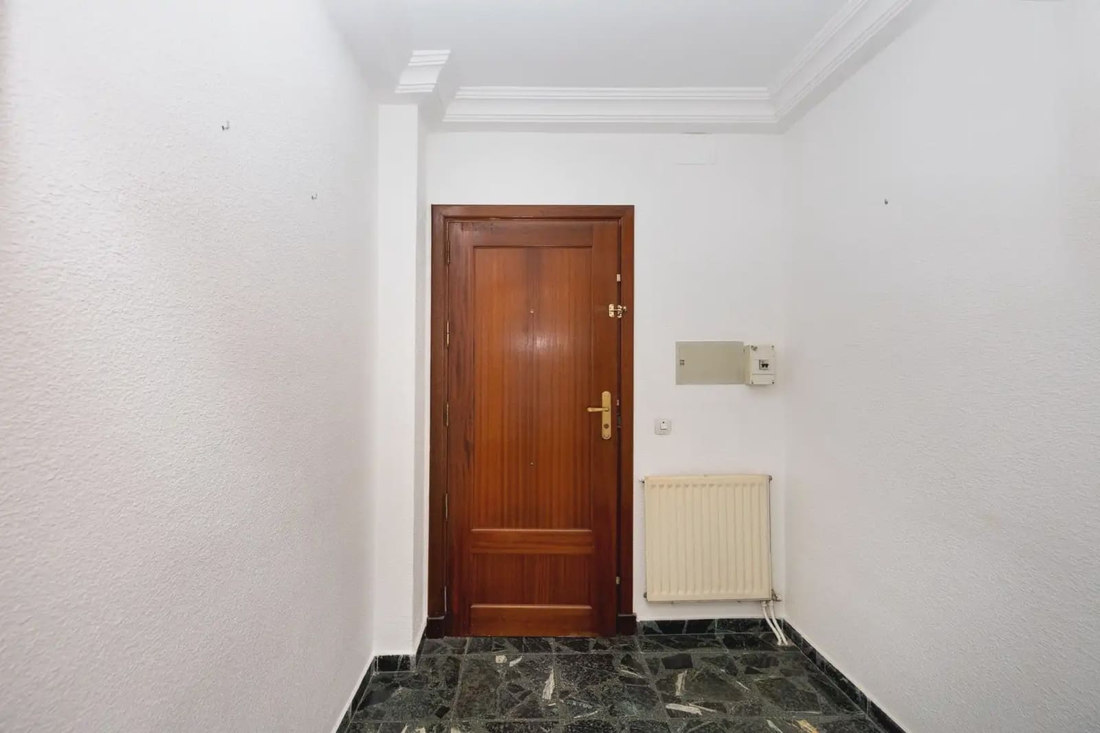 Flat for sale in Alcala la Real - € 235,000 (Ref: 9837219)