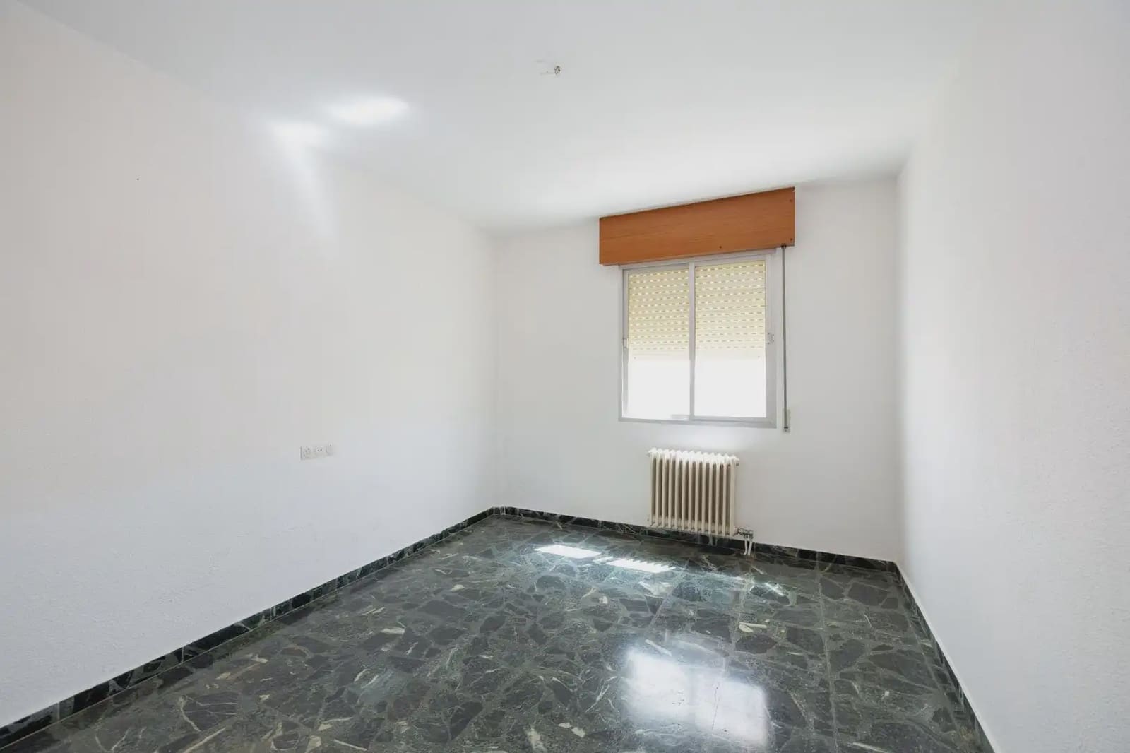 Flat for sale in Alcala la Real - € 235,000 (Ref: 9837219)