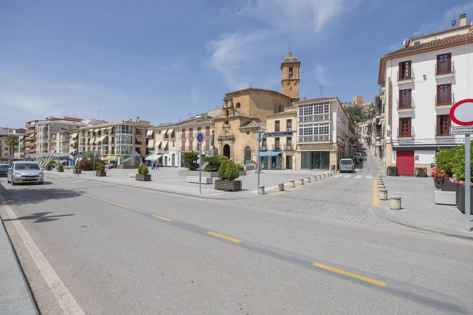 Flat for sale in Alcala la Real - € 235,000 (Ref: 9837219)
