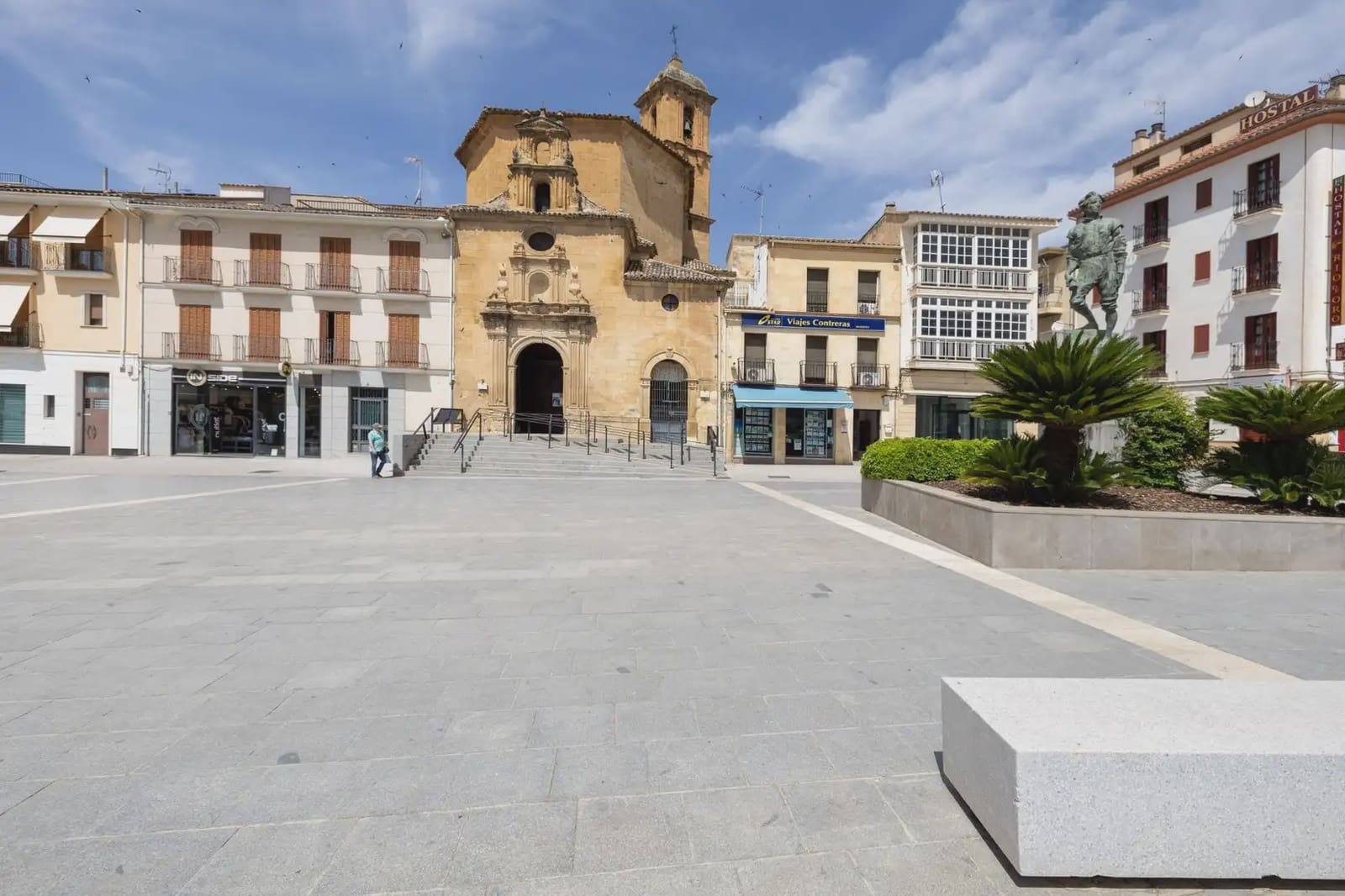 Flat for sale in Alcala la Real - € 235,000 (Ref: 9837219)