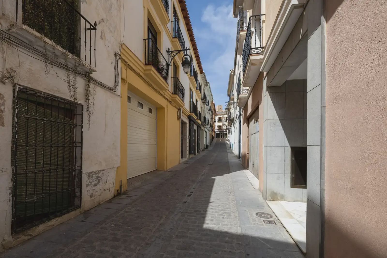 Flat for sale in Alcala la Real - € 235,000 (Ref: 9837219)