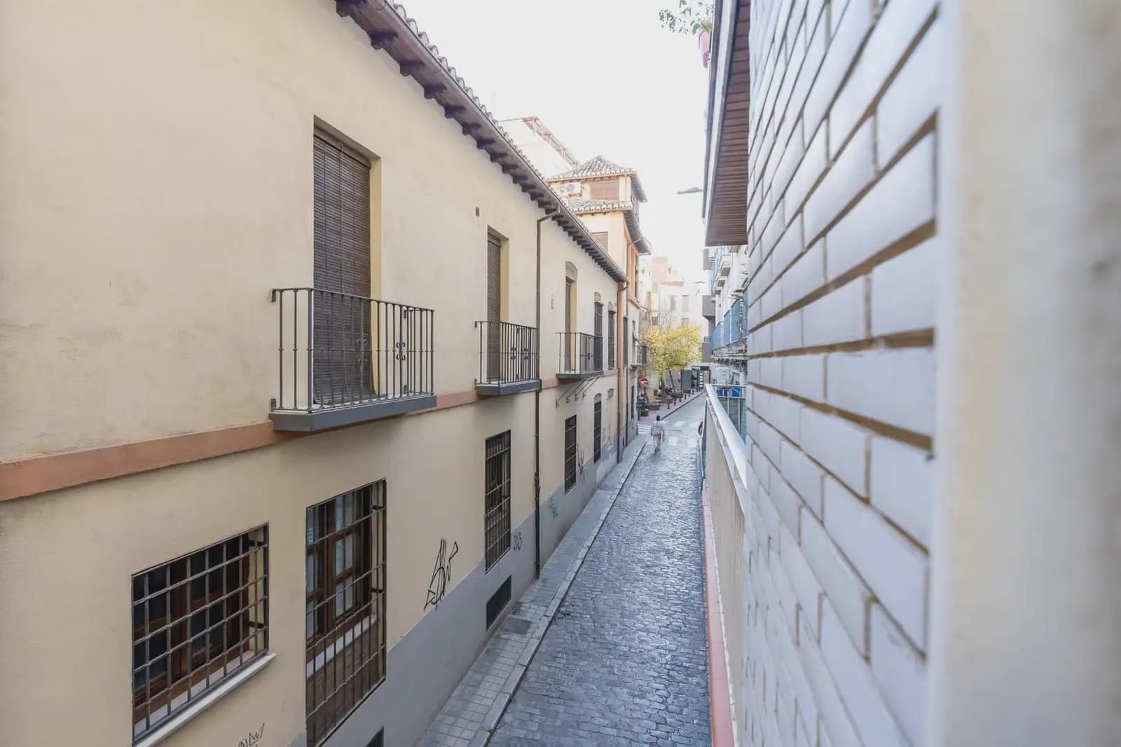 Kontor til leje i Granada by - € 400 (Ref: 9837220)
