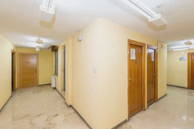 Kontor til leje i Figares, Granada by - € 400 (Ref: 9837220)