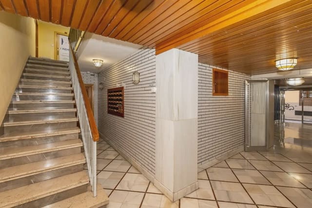 Kontor til leje i Figares, Granada by - € 400 (Ref: 9837220)