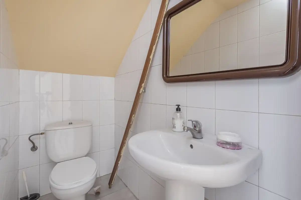 Commercieel te koop in Granada stad - € 310.000 (Ref: 9837221)
