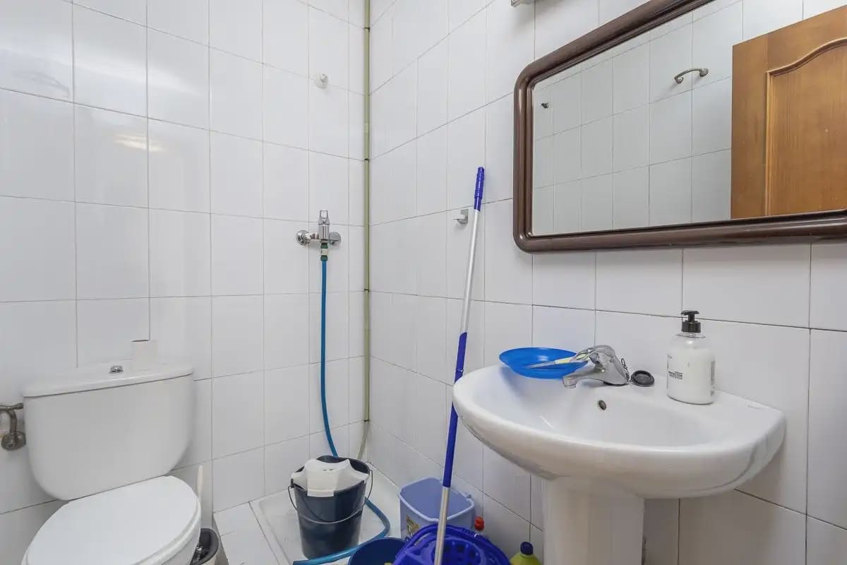 Commercieel te koop in Granada stad - € 310.000 (Ref: 9837221)