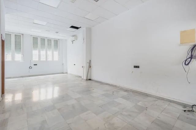 Gewerbe zu verkaufen in Camino de Ronda - Rosaleda, Granada Stadt - 310.000 € (Ref: 9837221)