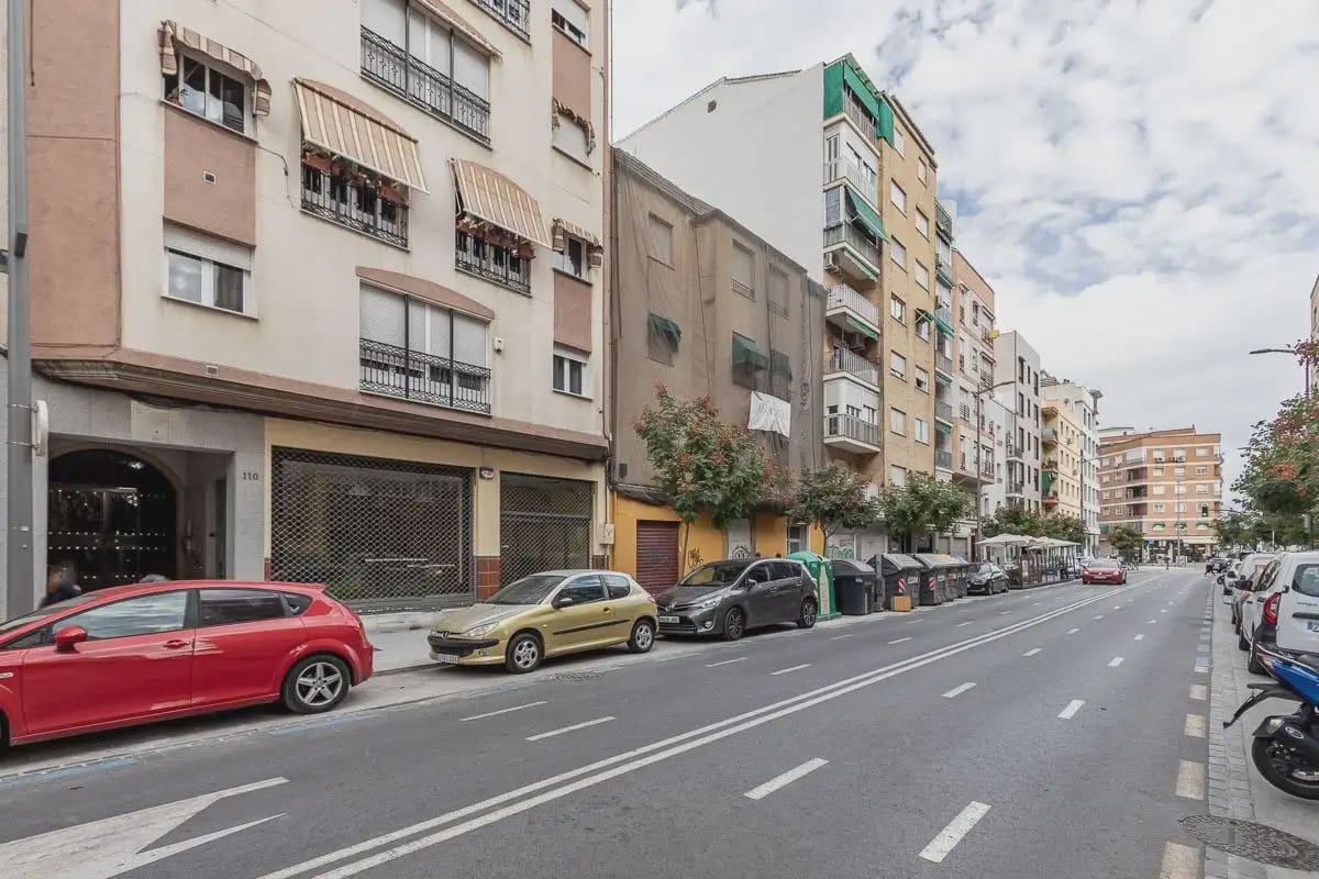 Commercieel te koop in Granada stad - € 310.000 (Ref: 9837221)