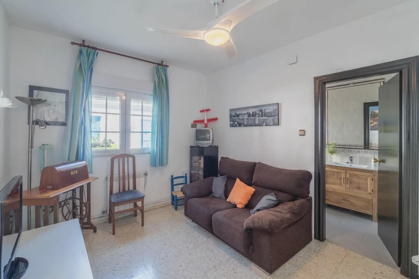 Hus til salgs i Armilla med garasje - € 329 900 (Ref: 9837223)