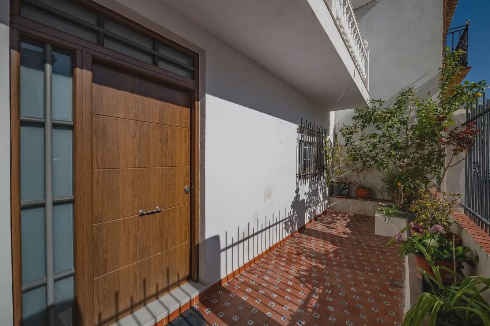 Hus til salgs i Armilla med garasje - € 329 900 (Ref: 9837223)