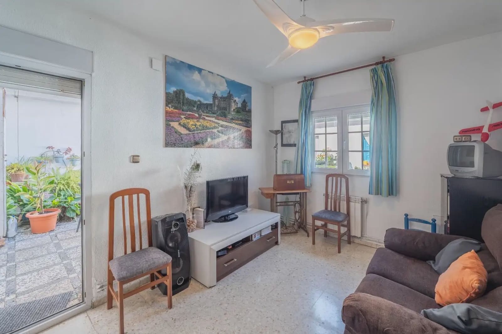 Hus til salgs i Armilla med garasje - € 329 900 (Ref: 9837223)