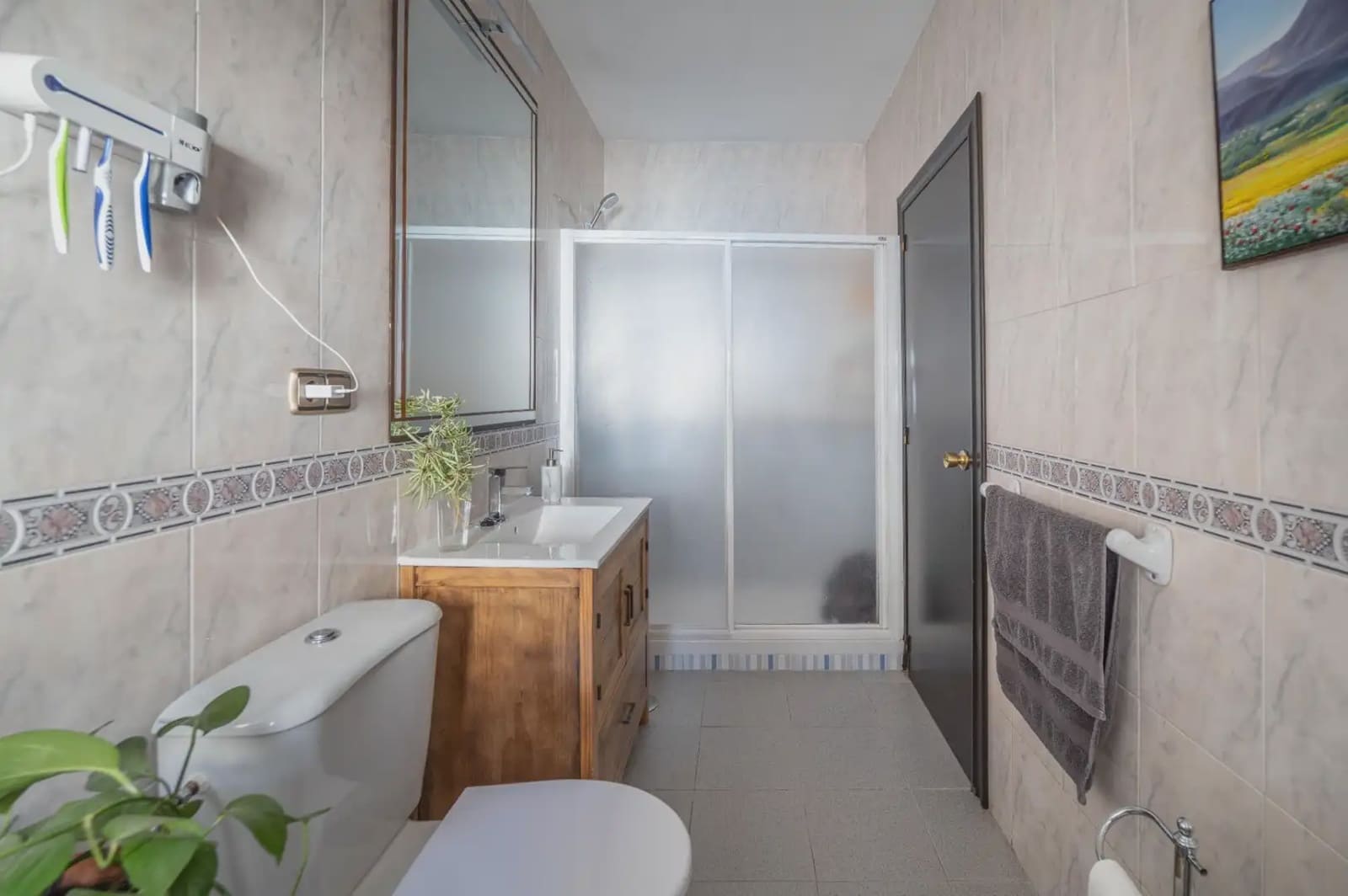 Hus til salgs i Armilla med garasje - € 329 900 (Ref: 9837223)