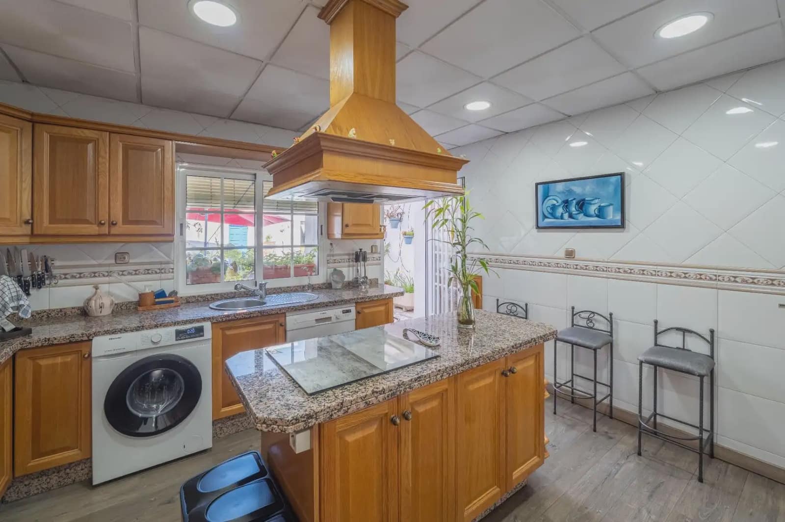 Hus til salgs i Armilla med garasje - € 329 900 (Ref: 9837223)