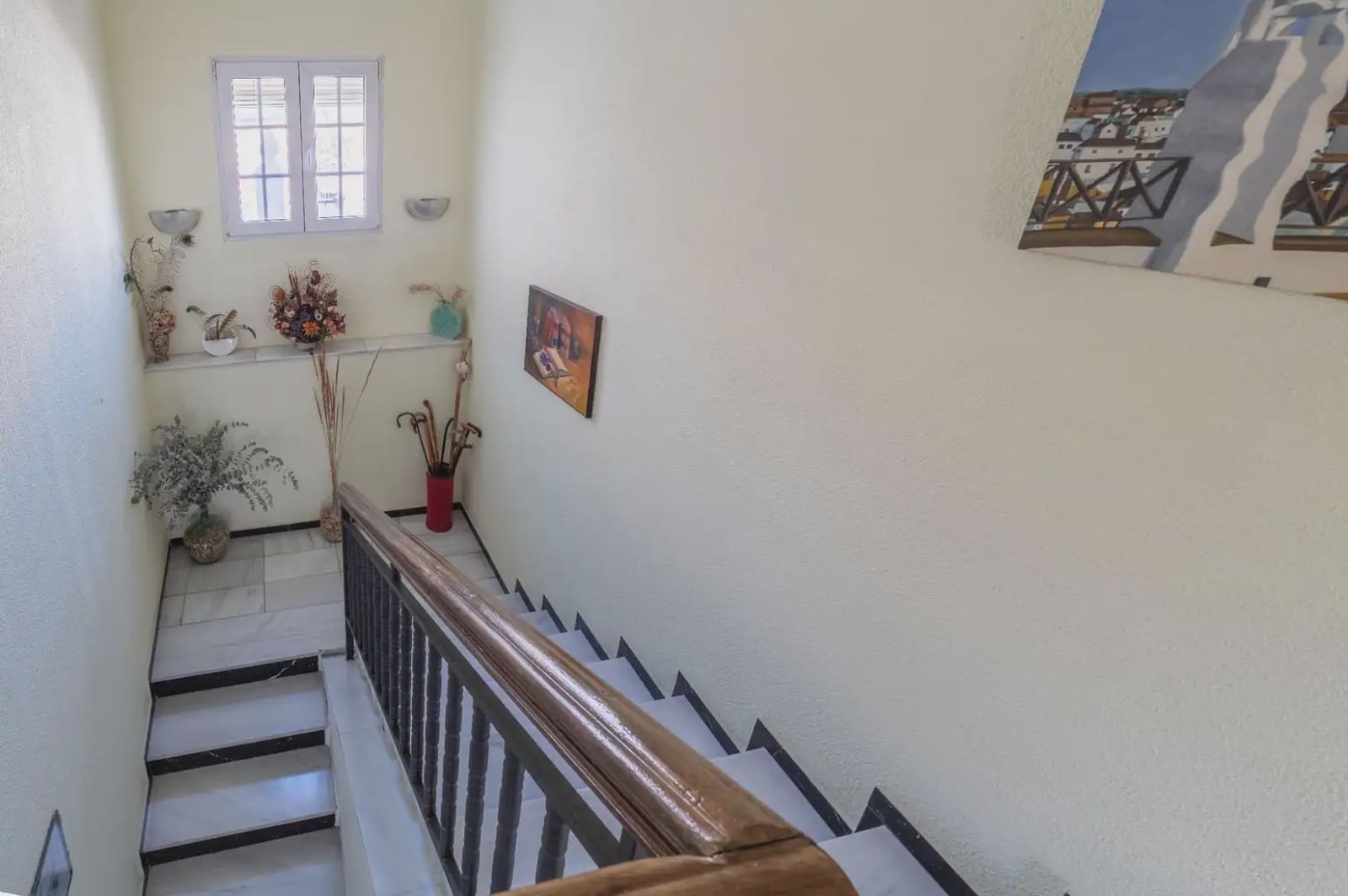 Hus til salgs i Armilla med garasje - € 329 900 (Ref: 9837223)