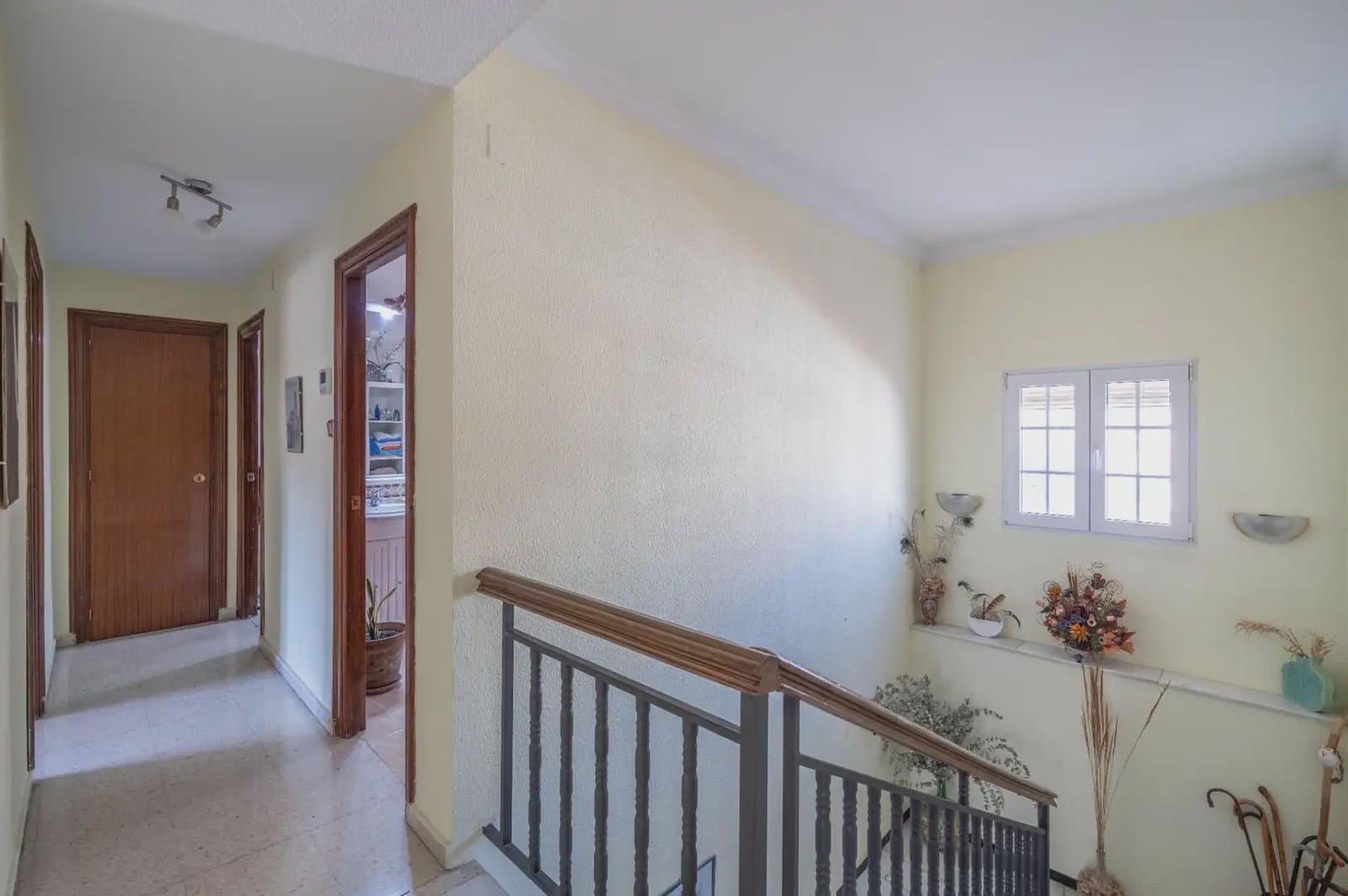 Hus til salgs i Armilla med garasje - € 329 900 (Ref: 9837223)