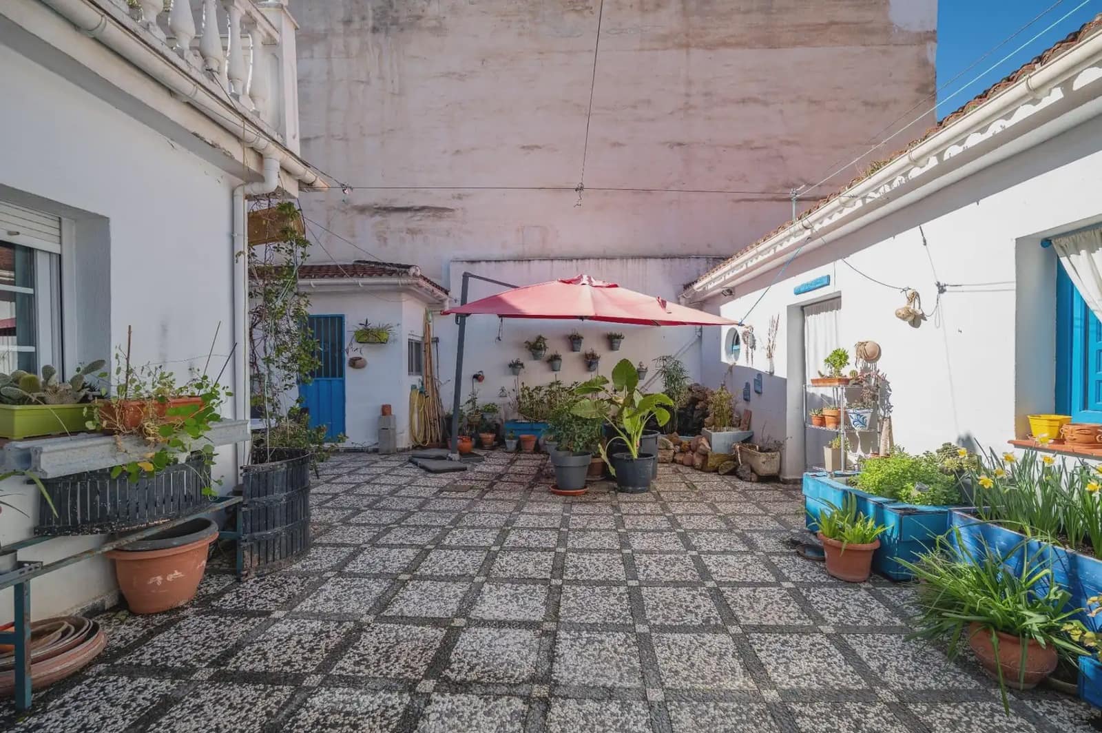 Hus til salgs i Armilla med garasje - € 329 900 (Ref: 9837223)