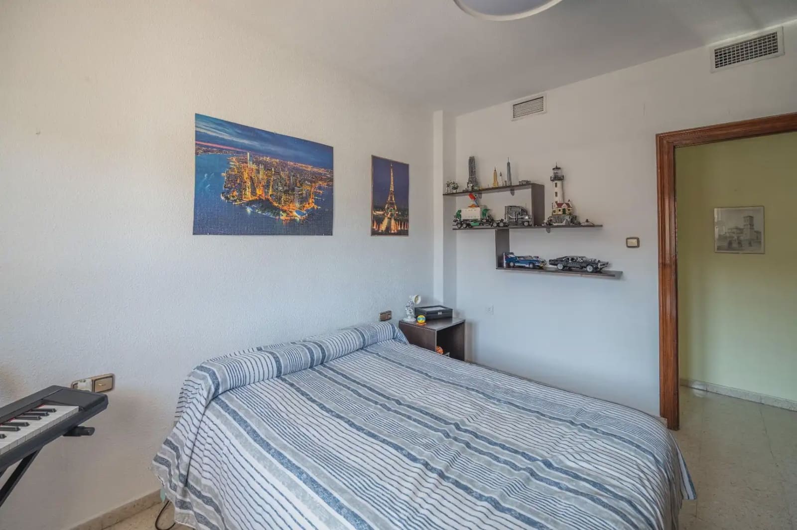 Hus til salgs i Armilla med garasje - € 329 900 (Ref: 9837223)
