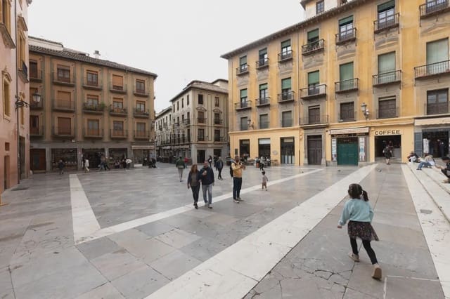Penthouse til salg i Centro - Sagrario, Granada by - € 265.000 (Ref: 9837227)