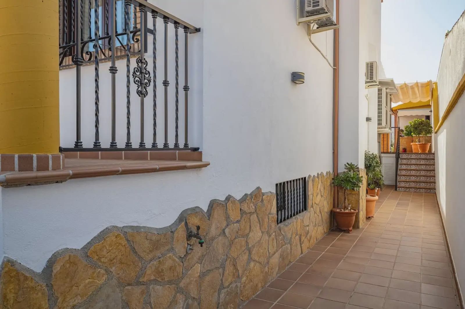 Villa til salg i Albolote med swimmingpool garage - € 455.000 (Ref: 9837230)
