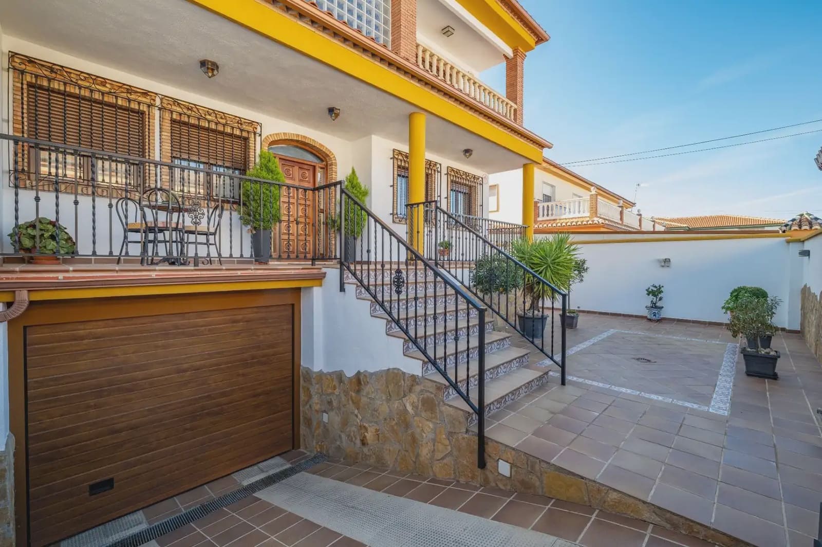 Villa til salg i Albolote med swimmingpool garage - € 455.000 (Ref: 9837230)