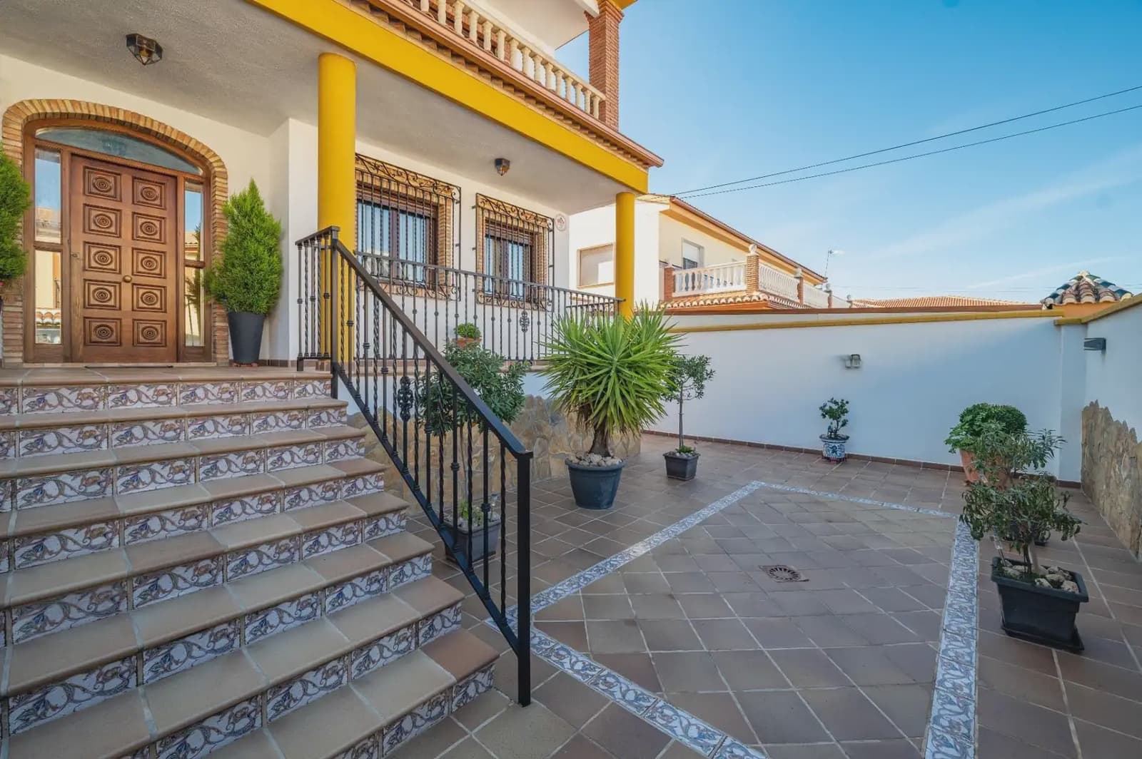Villa til salg i Albolote med swimmingpool garage - € 455.000 (Ref: 9837230)