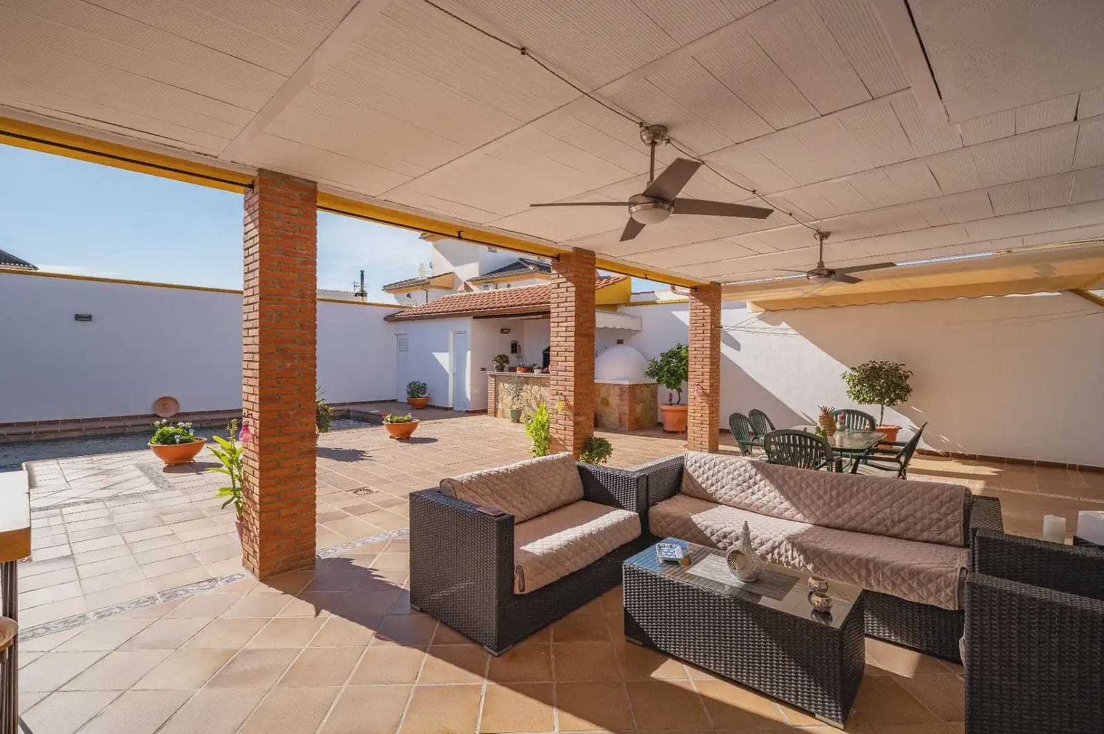Villa til salg i Albolote med swimmingpool garage - € 455.000 (Ref: 9837230)