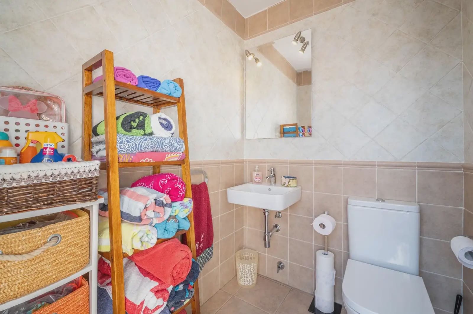 Villa til salg i Albolote med swimmingpool garage - € 455.000 (Ref: 9837230)