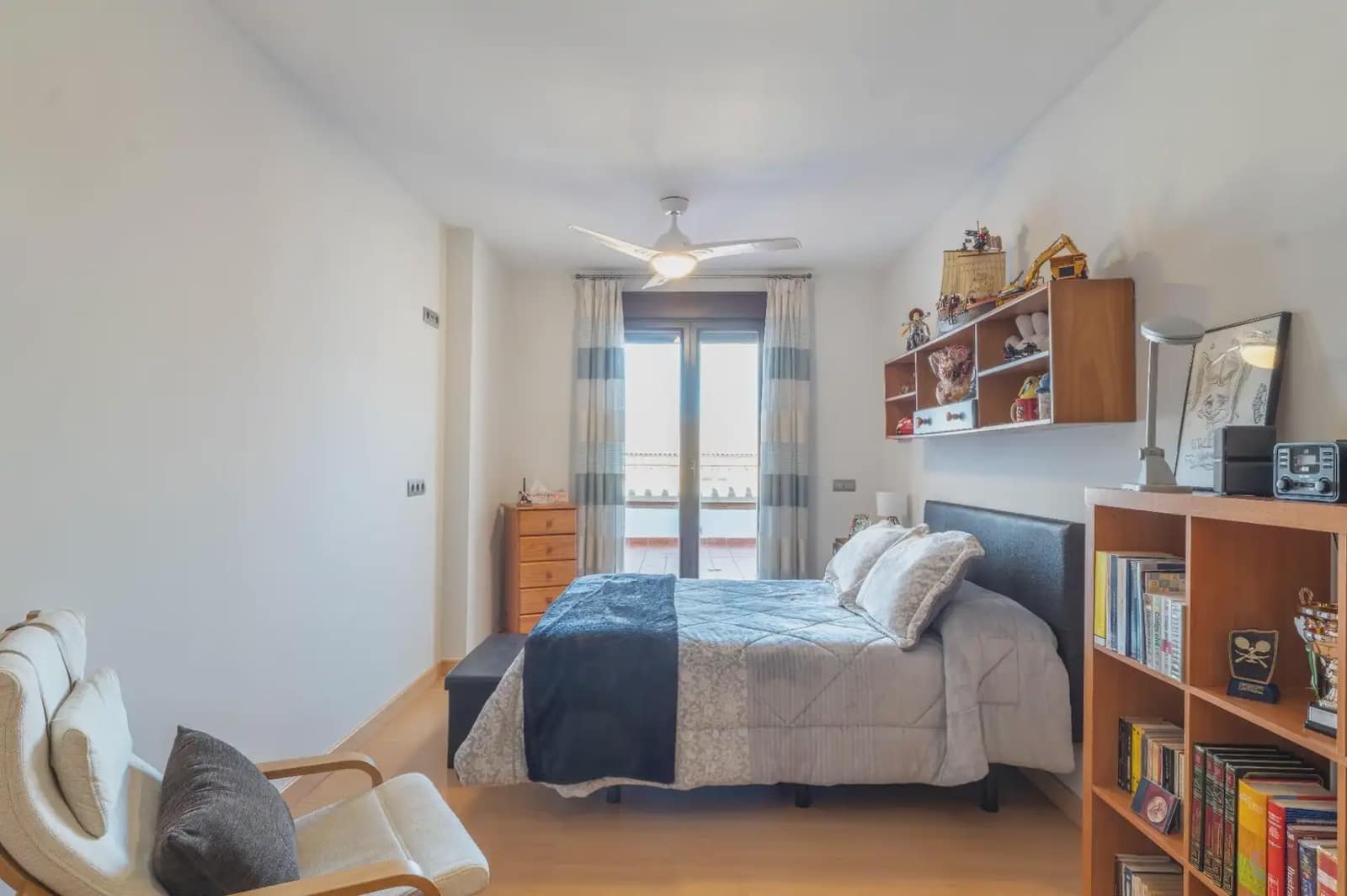 Villa til salg i Albolote med swimmingpool garage - € 455.000 (Ref: 9837230)