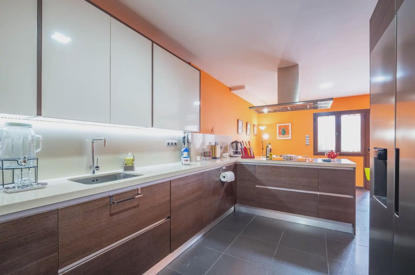 Villa til salg i Albolote med swimmingpool garage - € 455.000 (Ref: 9837230)