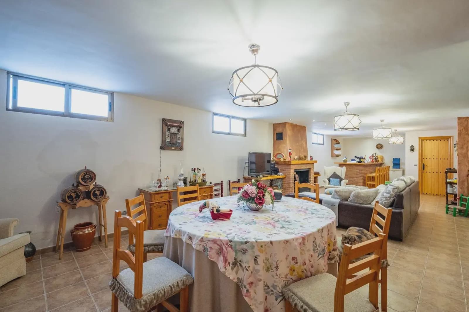 Villa til salg i Albolote med swimmingpool garage - € 455.000 (Ref: 9837230)
