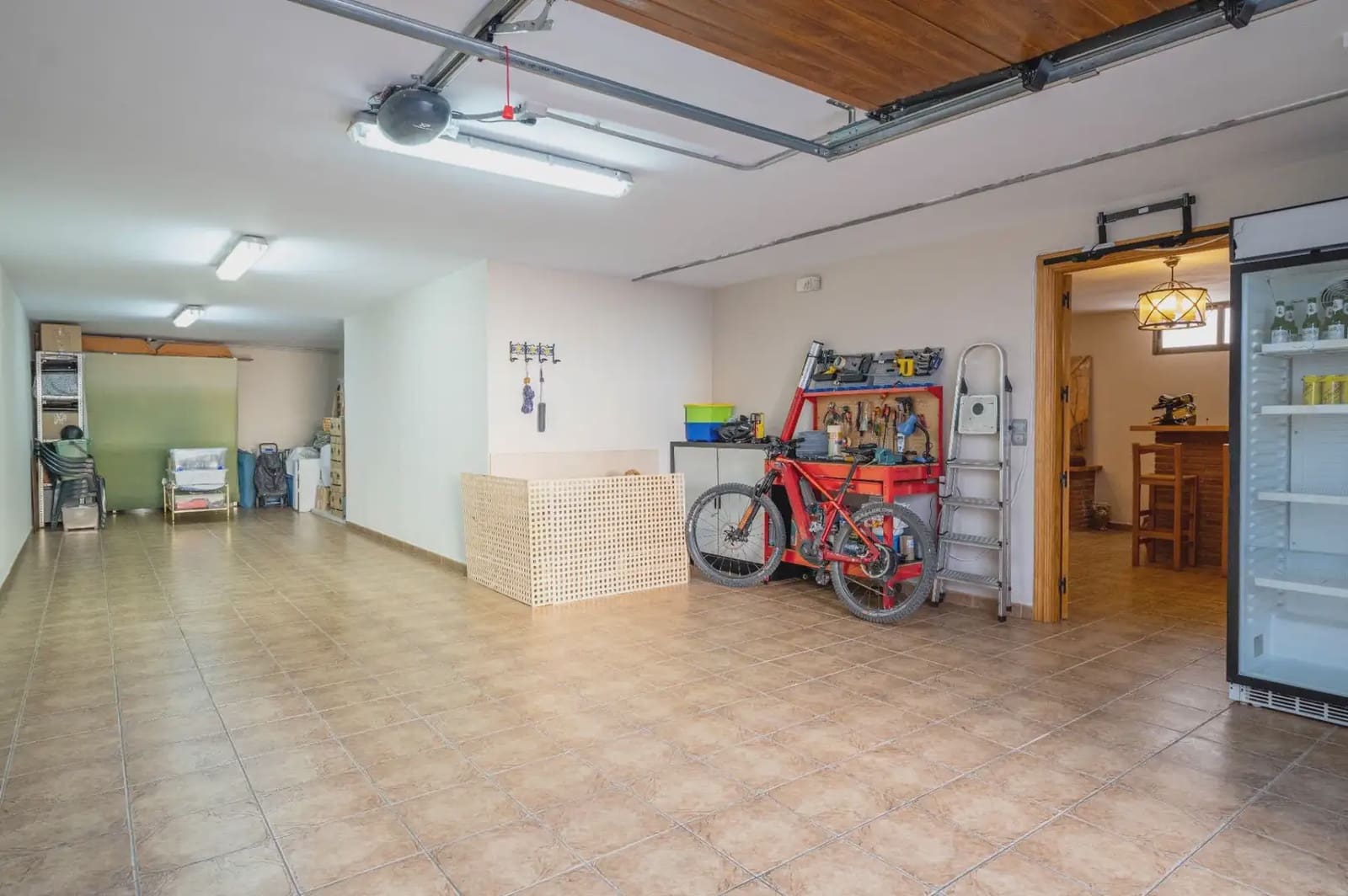 Villa til salg i Albolote med swimmingpool garage - € 455.000 (Ref: 9837230)