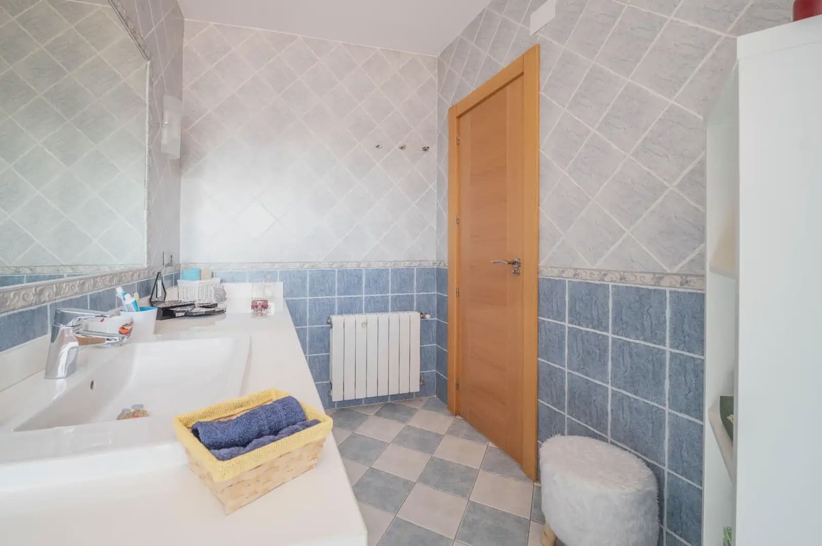 Villa til salg i Albolote med swimmingpool garage - € 455.000 (Ref: 9837230)