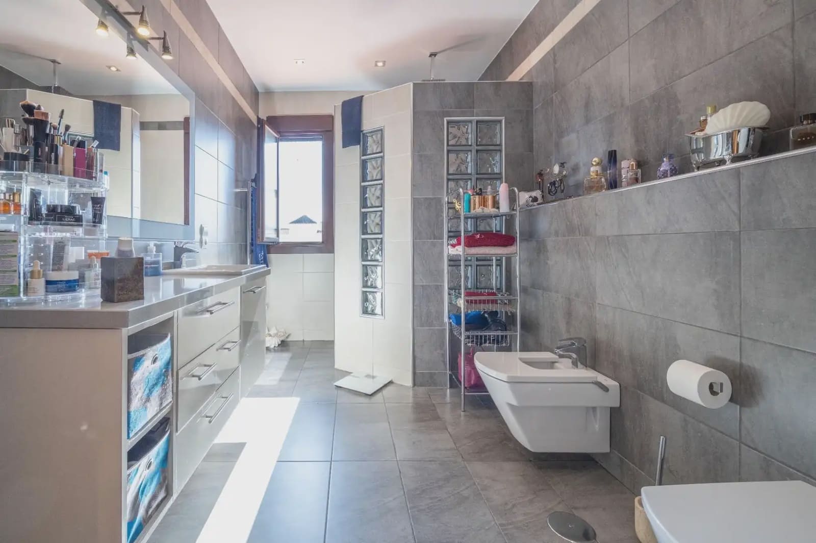 Villa til salg i Albolote med swimmingpool garage - € 455.000 (Ref: 9837230)