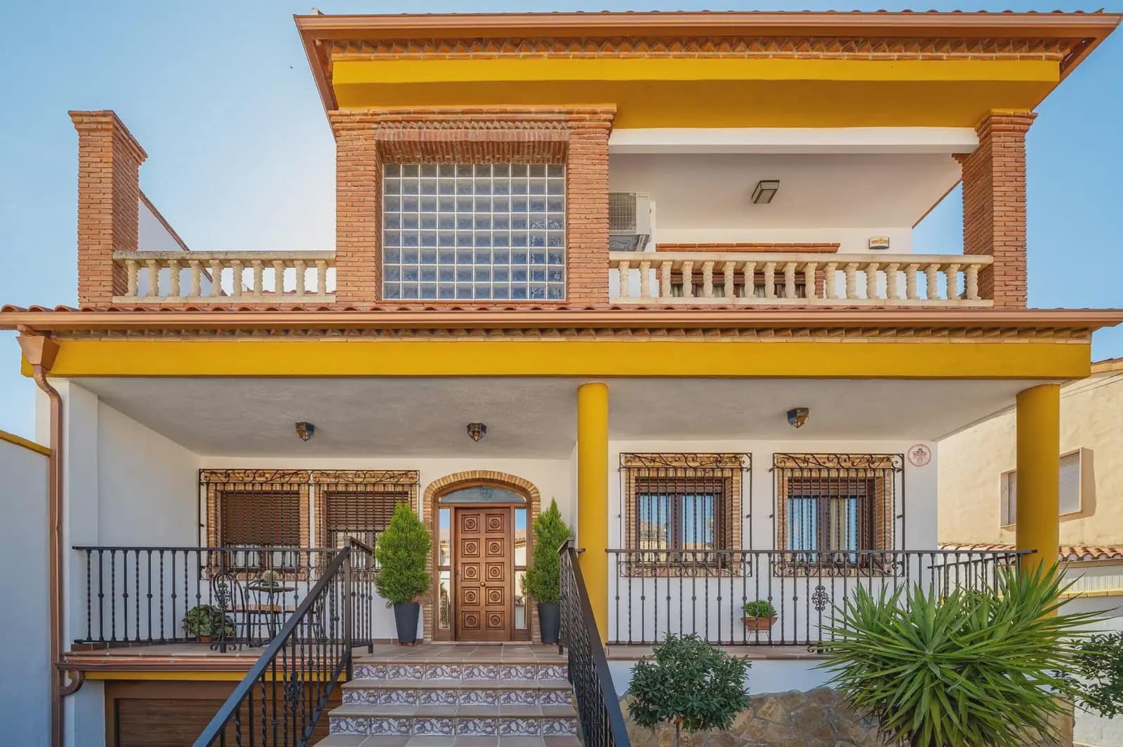 Villa til salg i Albolote med swimmingpool garage - € 455.000 (Ref: 9837230)