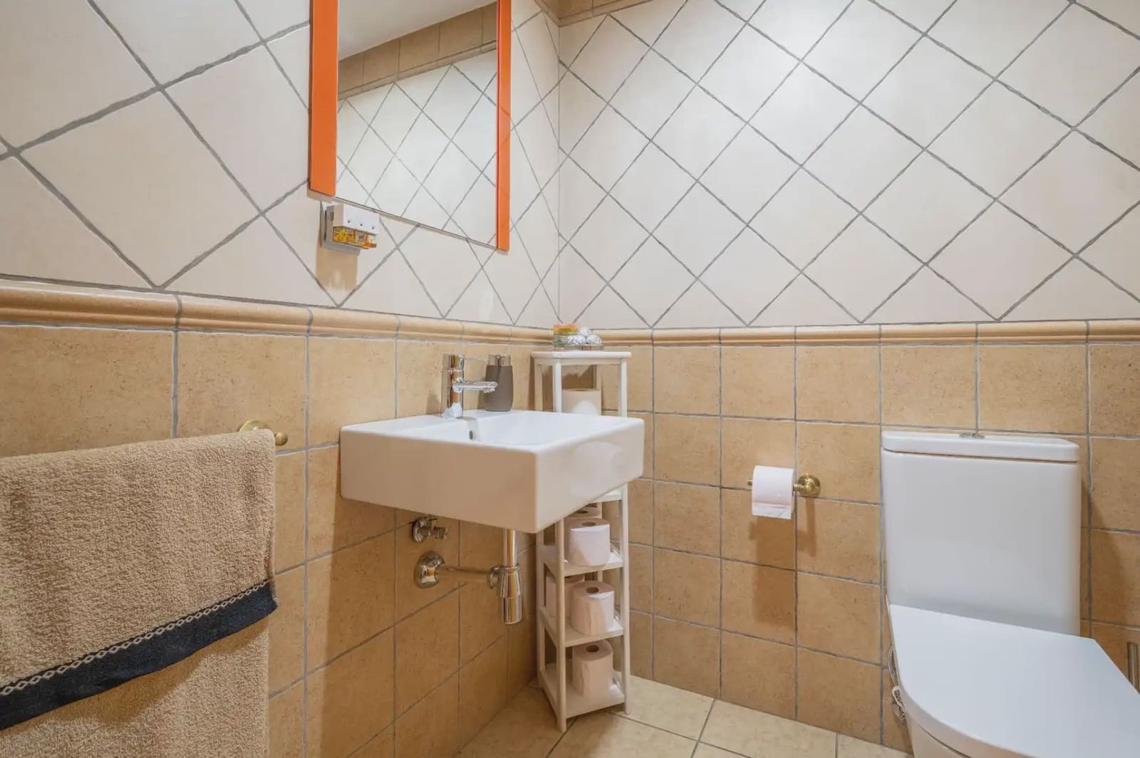Villa til salg i Albolote med swimmingpool garage - € 455.000 (Ref: 9837230)