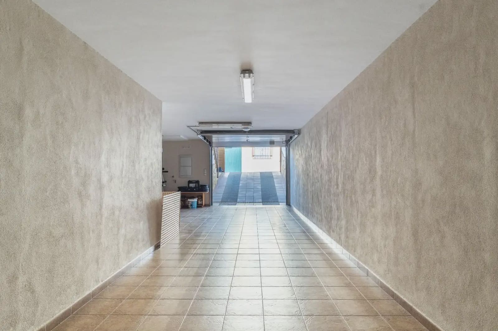 Villa til salg i Albolote med swimmingpool garage - € 455.000 (Ref: 9837230)